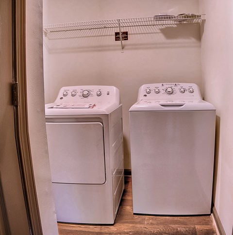 Luxury Apartments in Lithia Springs| Wesley Hampstead Apartments | Washer and Dryers